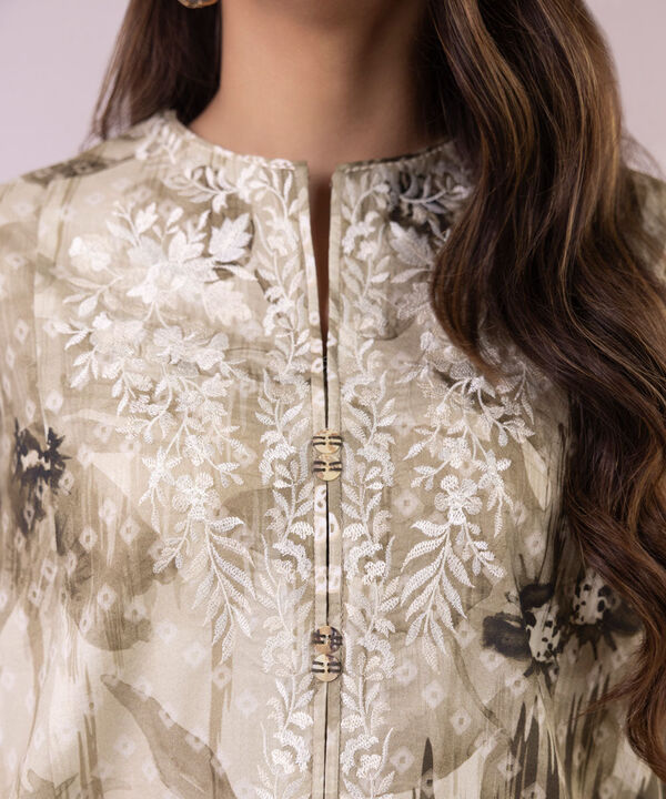 SAPPHIRE | UNSTITCHED 3 PIECE EMBROIDERED LAWN SUIT