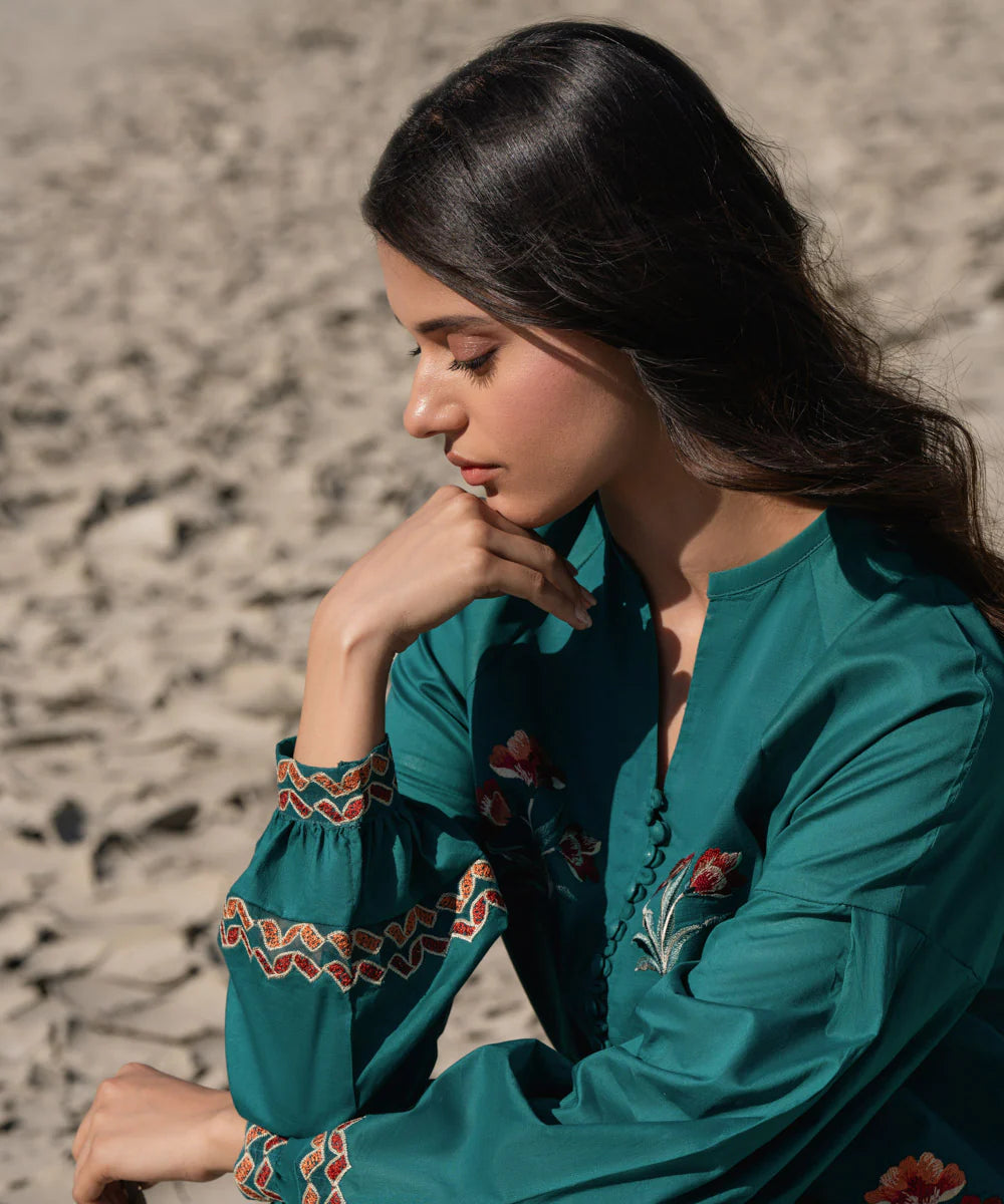 SAPPHIRE | UNSTITCHED 3 PIECE EMBROIDERED LAWN SUIT