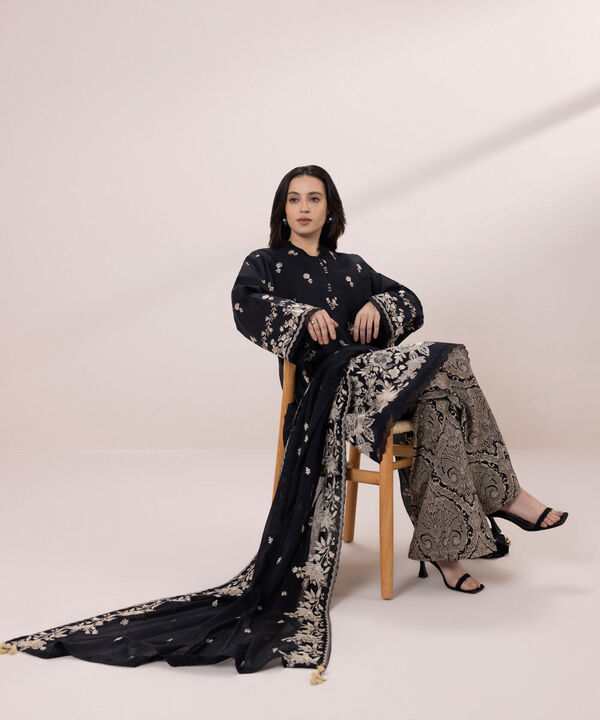 SAPPHIRE | UNSTITCHED 3 PIECE EMBROIDERED LAWN SUIT