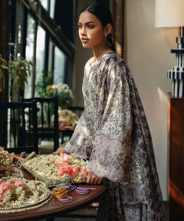SAPPHIRE | UNSTITCHED 3 PIECE EMBROIDERED LAWN SUIT