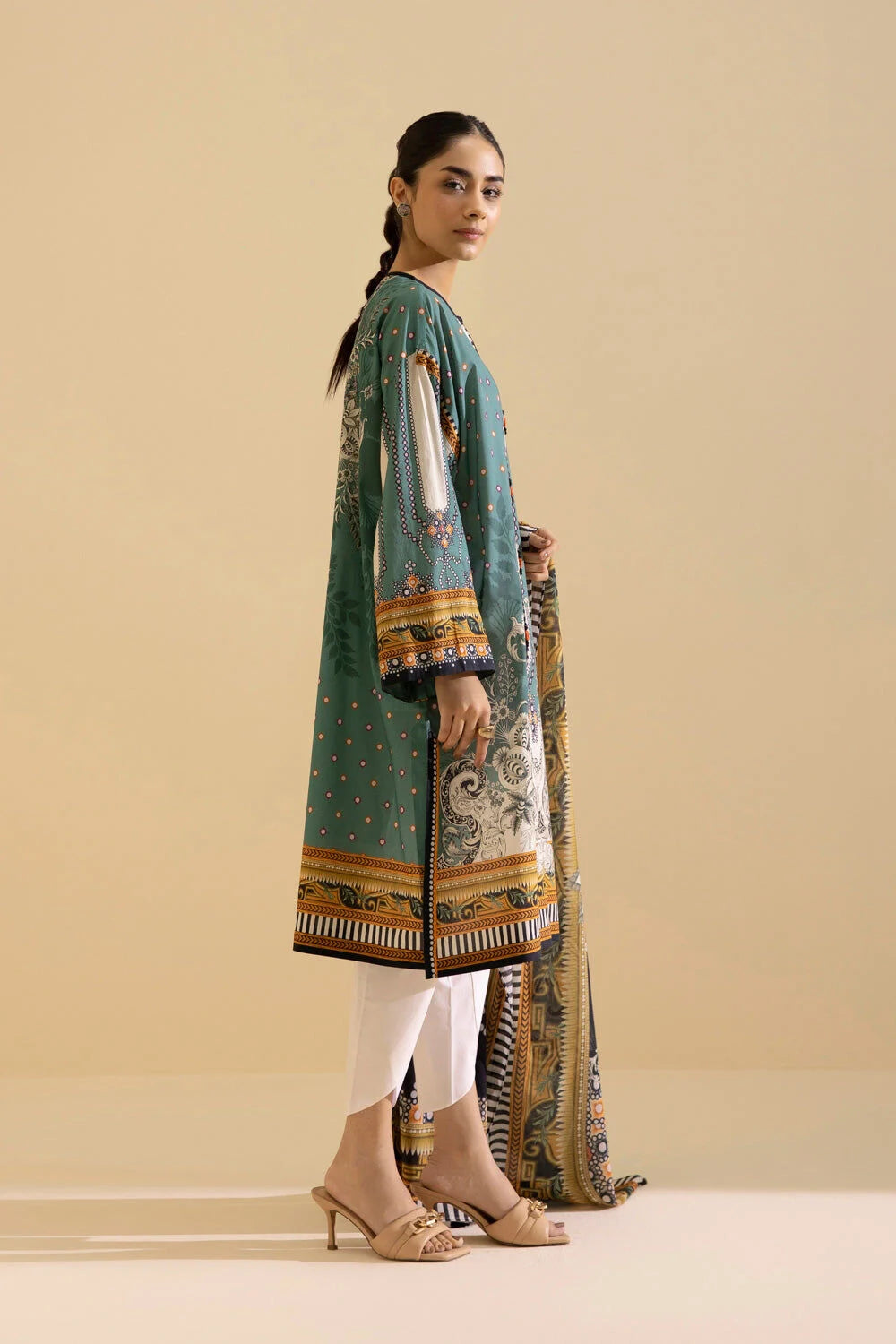 SAPPHIRE | UNSTITCHED 3 PIECE PRINTED LAWN SUIT