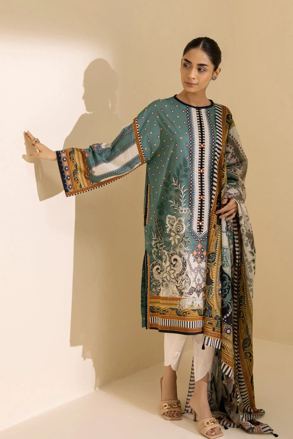 SAPPHIRE | UNSTITCHED 3 PIECE PRINTED LAWN SUIT
