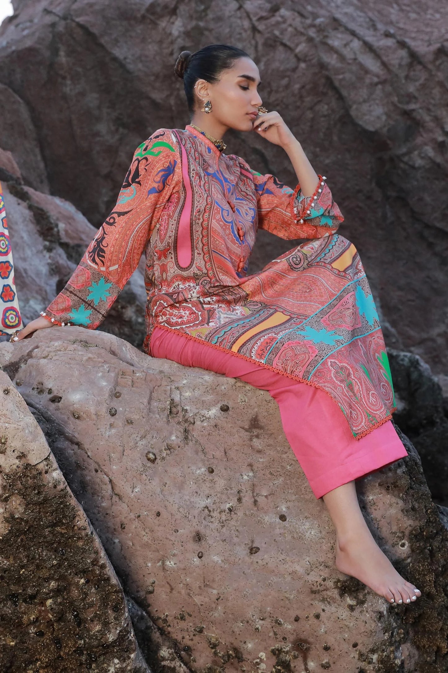 SANA SAFINAZ | UNSTITCHED MAHAY 2 PIECE LAWN SUIT