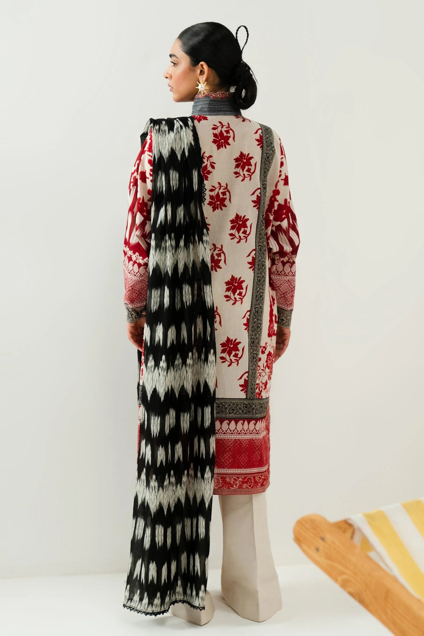 SANA SAFINAZ | UNSTITCHED MAHAY 2 PIECE LAWN SUIT