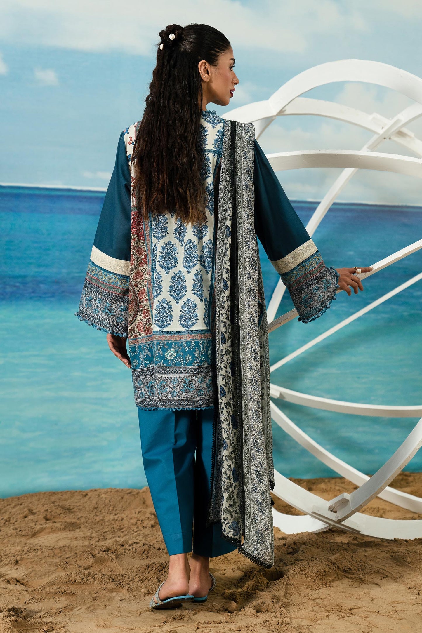 SANA SAFINAZ | UNSTITCHED MAHAY 3 PIECE LAWN SUIT