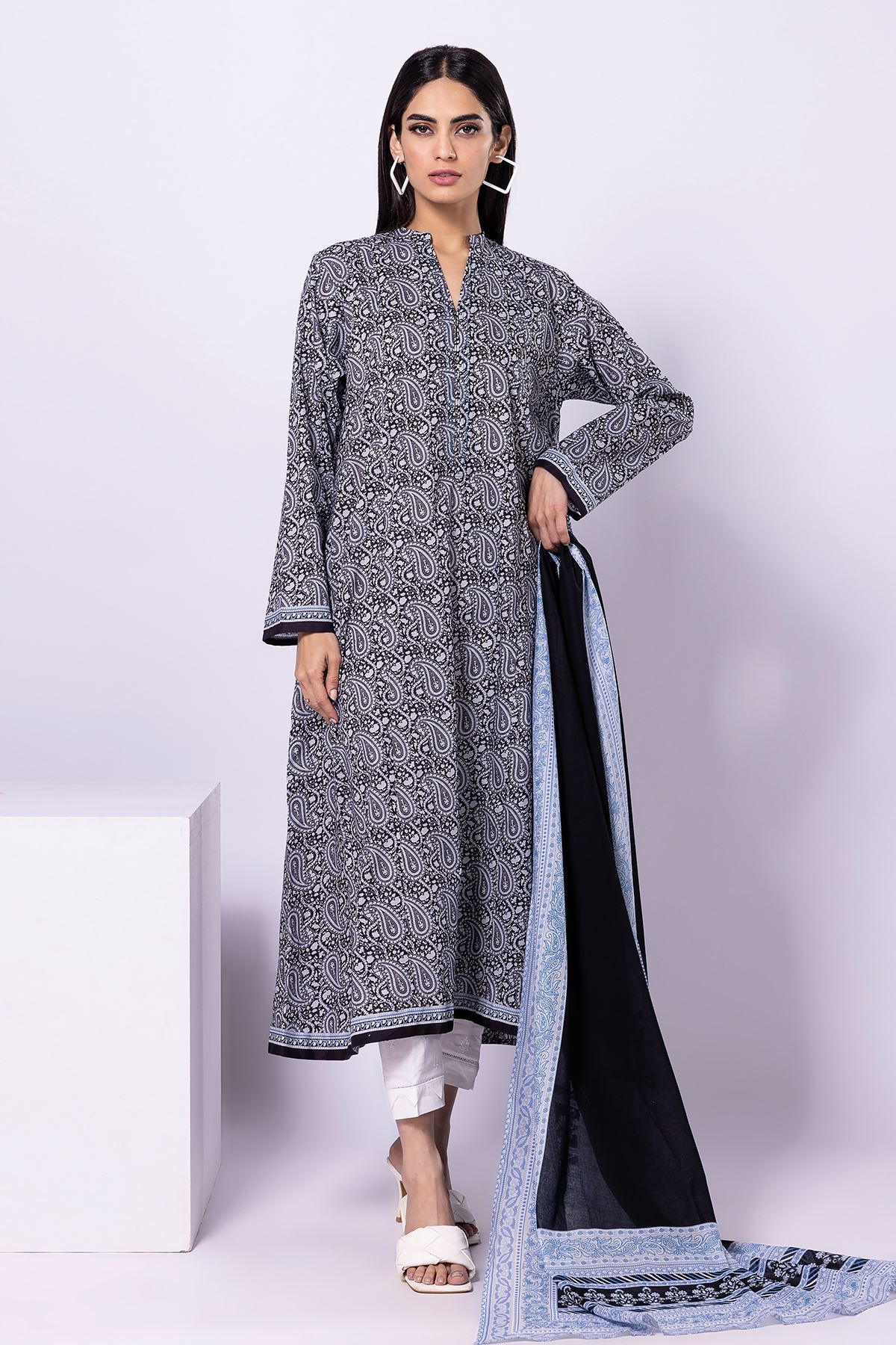 Khaadi | 2 Piece Unstitched Lawn - Top & Dupatta | LLA230403-Black