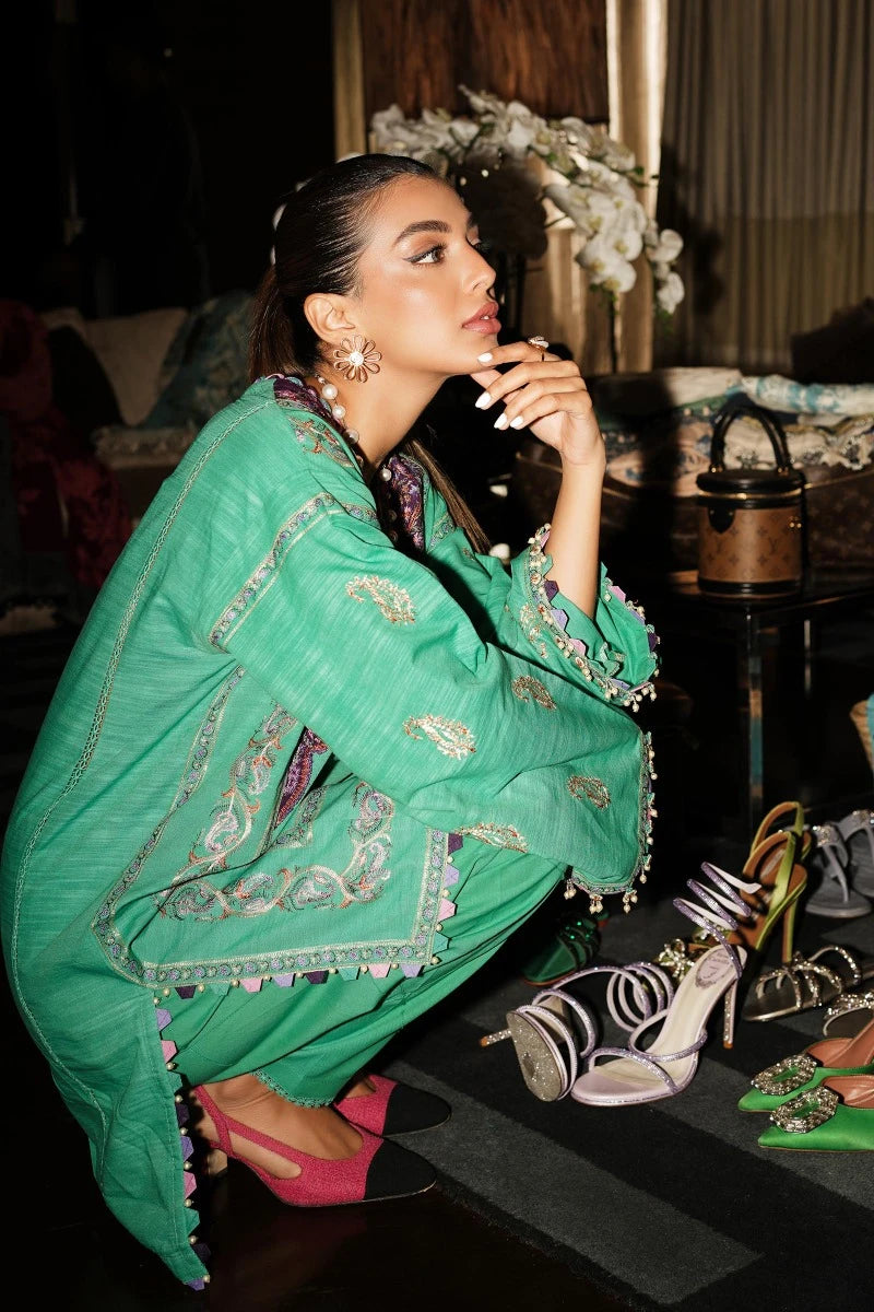SANA SAFINAZ | UNSTITCHED 3 PIECE MUZLIN WINTER SUIT