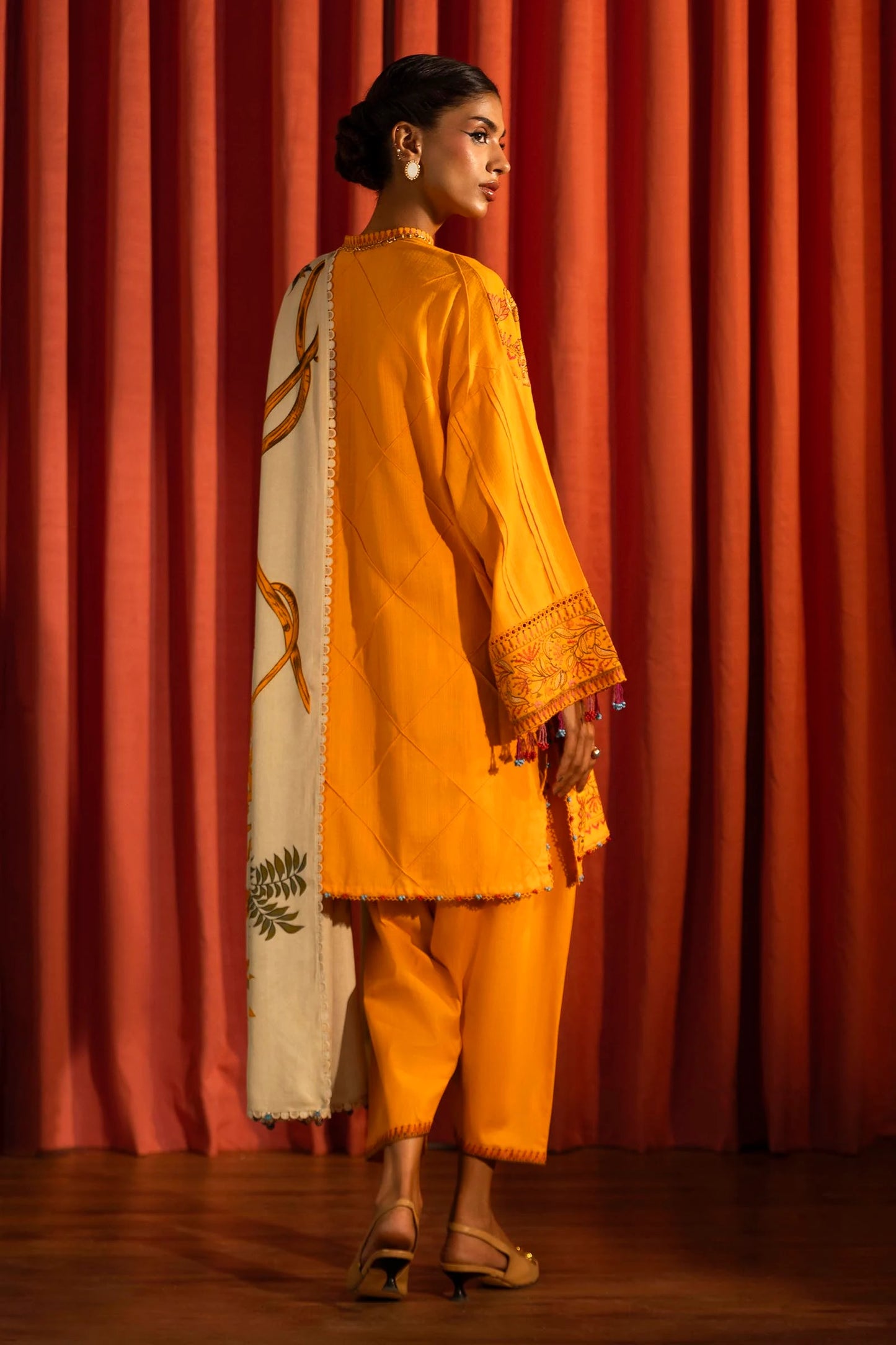 SANA SAFINAZ | UNSTITCHED MUZLIN WINTER - 3 PIECE SUIT