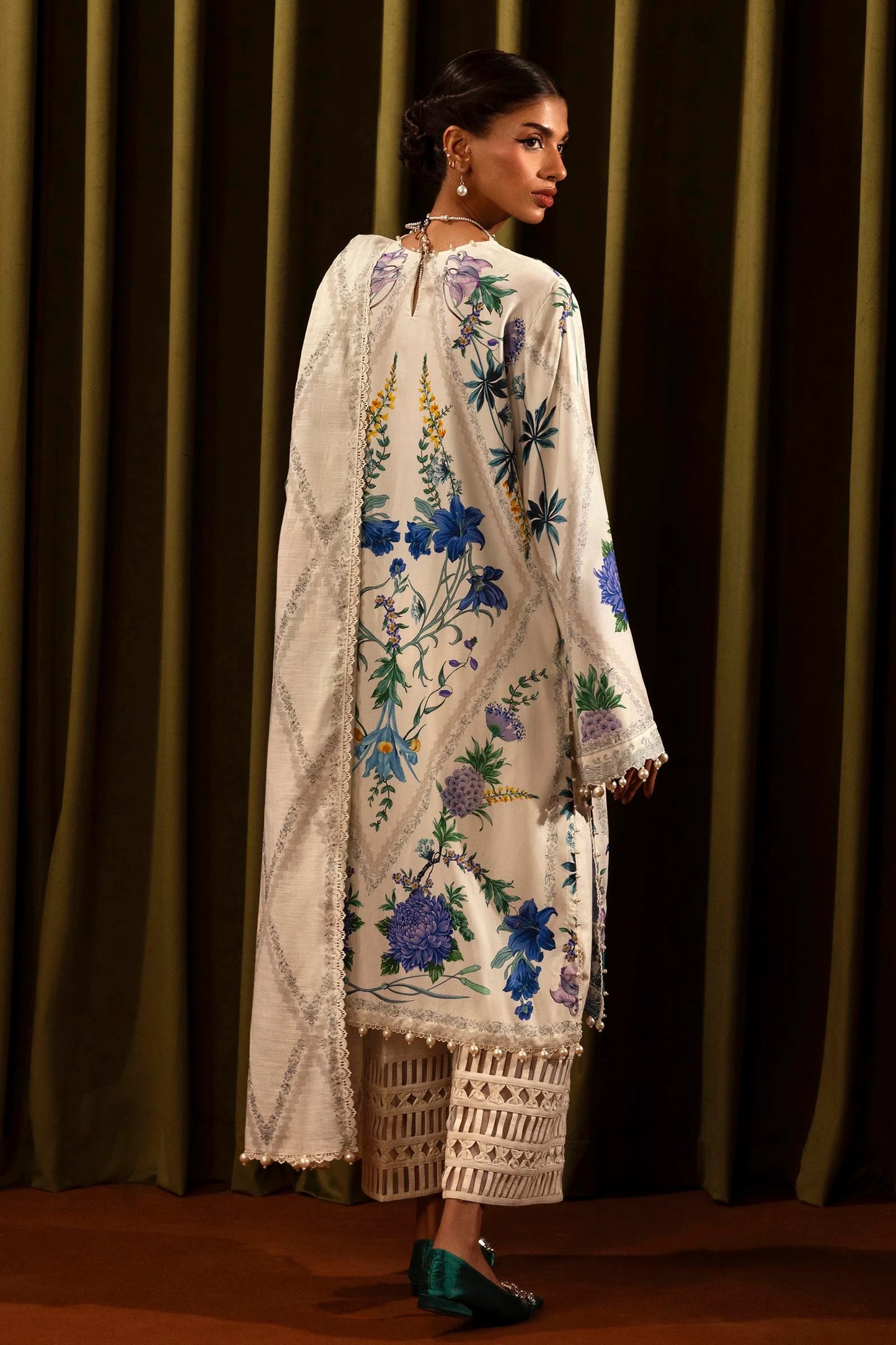 SANA SAFINAZ | UNSTITCHED MUZLIN WINTER - 3 PIECE SUIT | 17A