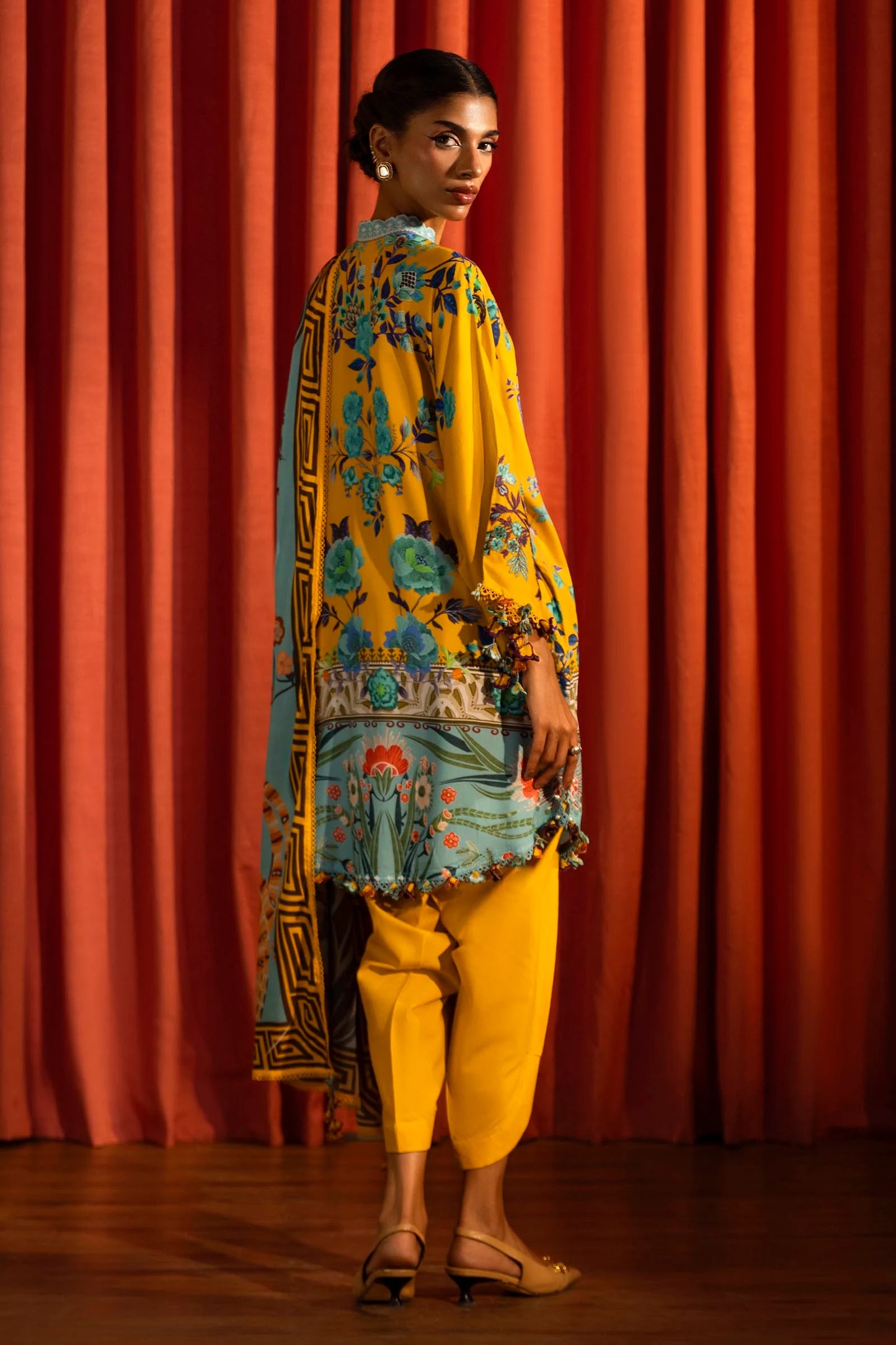 SANA SAFINAZ | UNSTITCHED MUZLIN WINTER - 3 PIECE SUIT | 22B