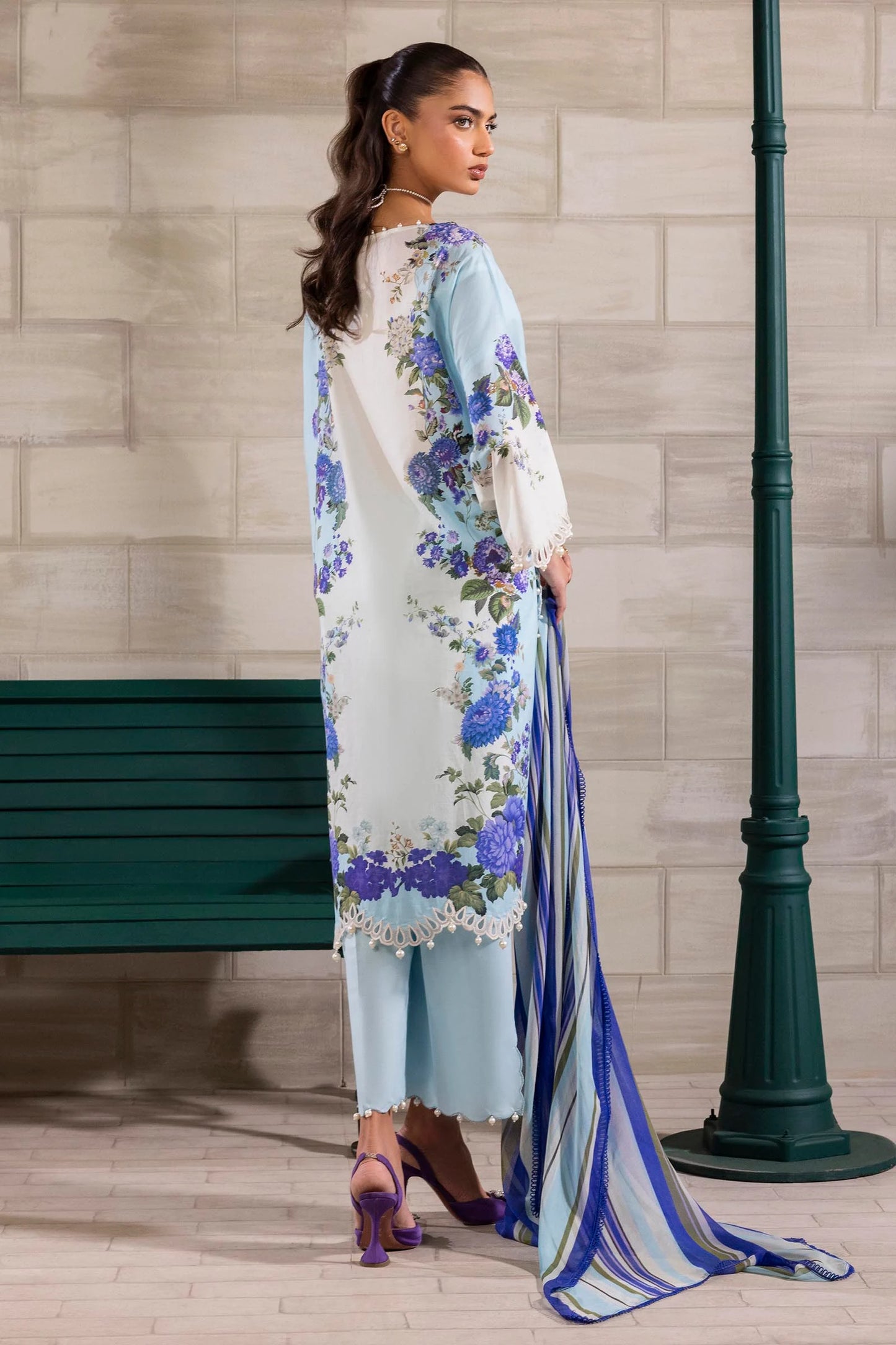 SANA SAFINAZ | UNSTITCHED MUZLIN SUMMER – 3 PIECE LAWN SUIT