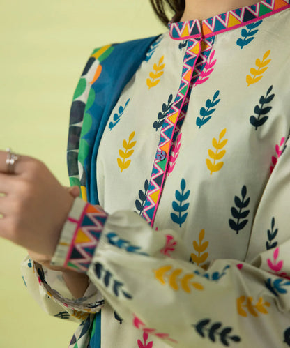 Sapphire | Unstitched 2Pc Printed Lawn - Shirt & Dupatta | 2D-DY23ZV2-6R