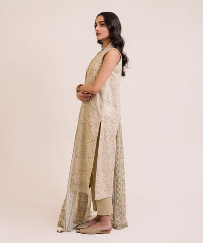 SAPPHIRE | UNSTITCHED 3 PIECE EMBROIDERED LAWN SUIT
