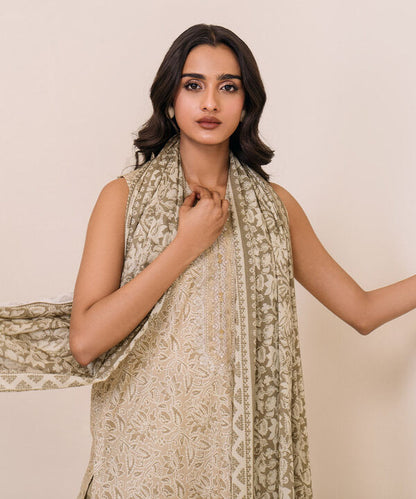 SAPPHIRE | UNSTITCHED 3 PIECE EMBROIDERED LAWN SUIT