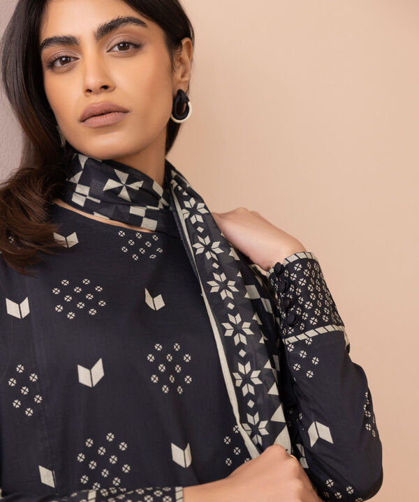 SAPPHIRE | UNSTITCHED 2 PIECE PRINTED LAWN SUIT