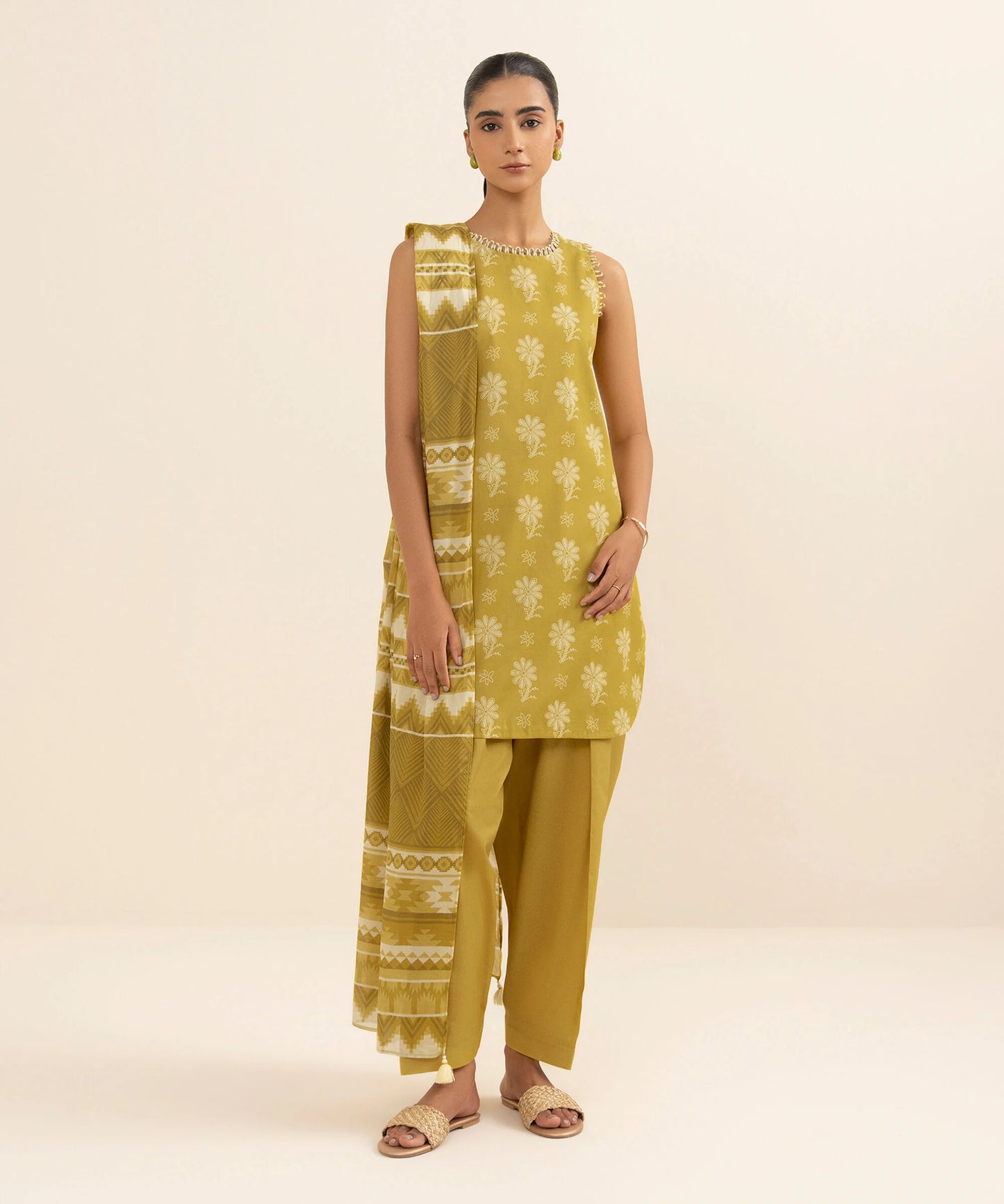 SAPPHIRE | UNSTITCHED 3 PIECE PRINTED LAWN SUIT