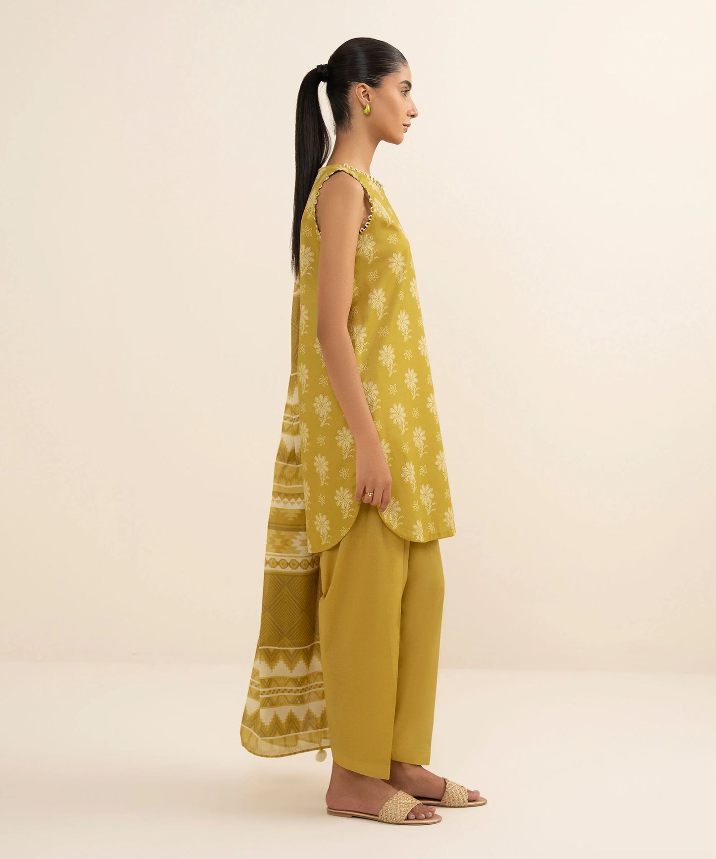 SAPPHIRE | UNSTITCHED 3 PIECE PRINTED LAWN SUIT