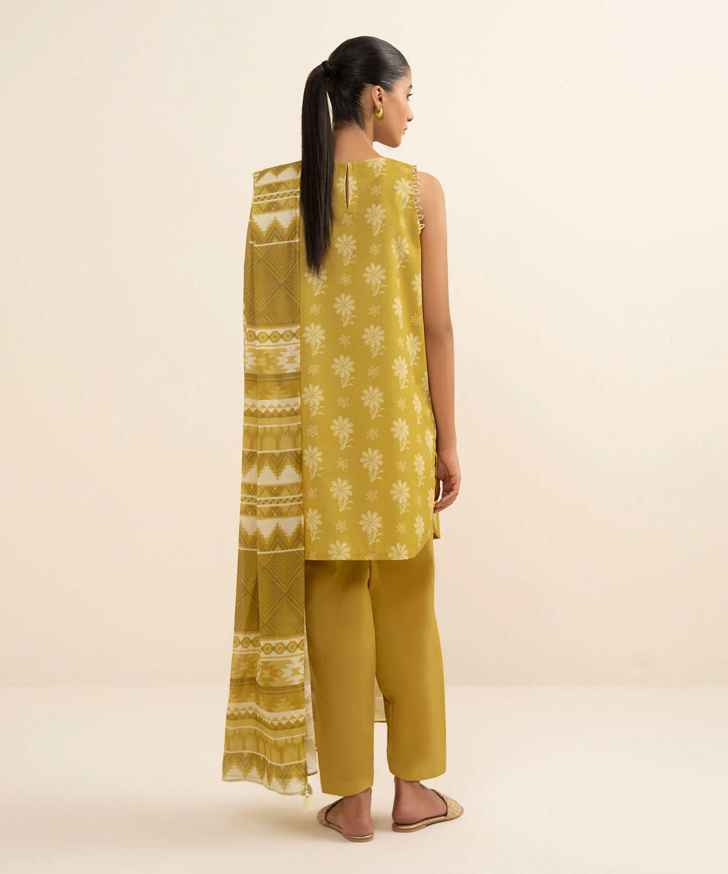 SAPPHIRE | UNSTITCHED 3 PIECE PRINTED LAWN SUIT