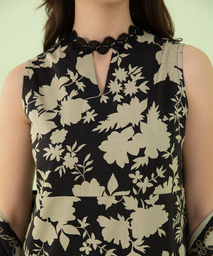 SAPPHIRE | UNSTITCHED 3 PIECE PRINTED LAWN SUIT