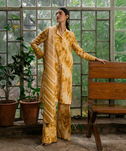 SAPPHIRE | UNSTITCHED 3 PIECE PRINTED KHADDAR SUIT