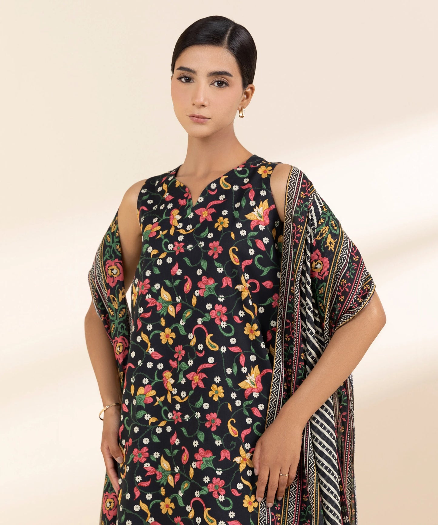 SAPPHIRE | UNSTITCHED 3 PIECE PRINTED LAWN SUIT