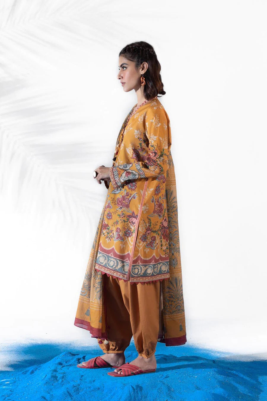 Sapphire | Unstitched 3Pc Printed Cambric Suit | U3F-DG23V1-03