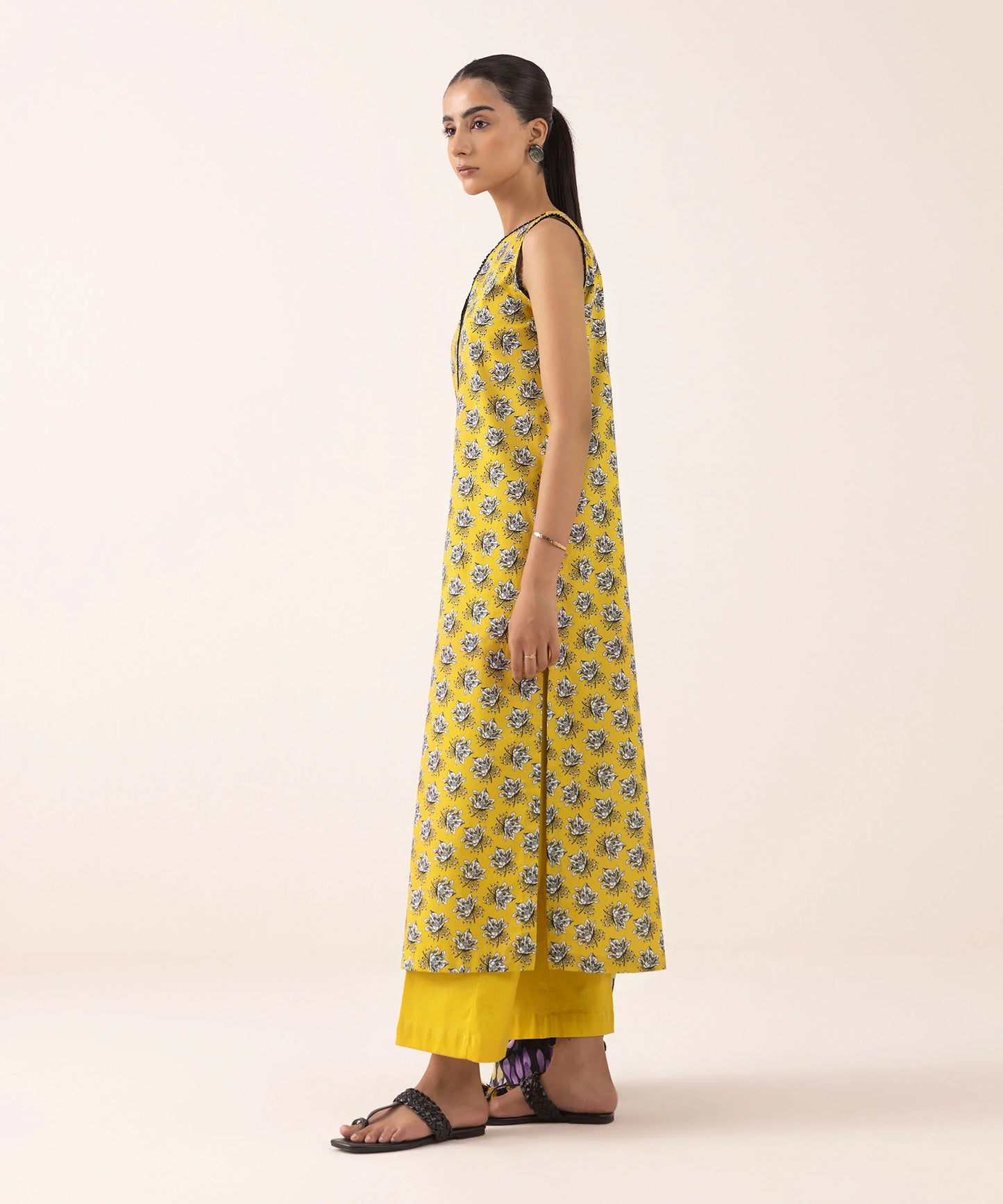 SAPPHIRE | UNSTITCHED 3 PIECE PRINTED LAWN SUIT