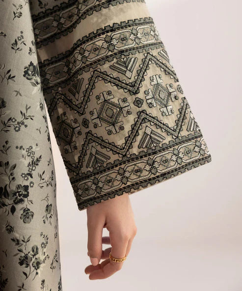 SAPPHIRE | UNSTITCHED 3 PIECE EMBROIDERED CAMBRIC SUIT