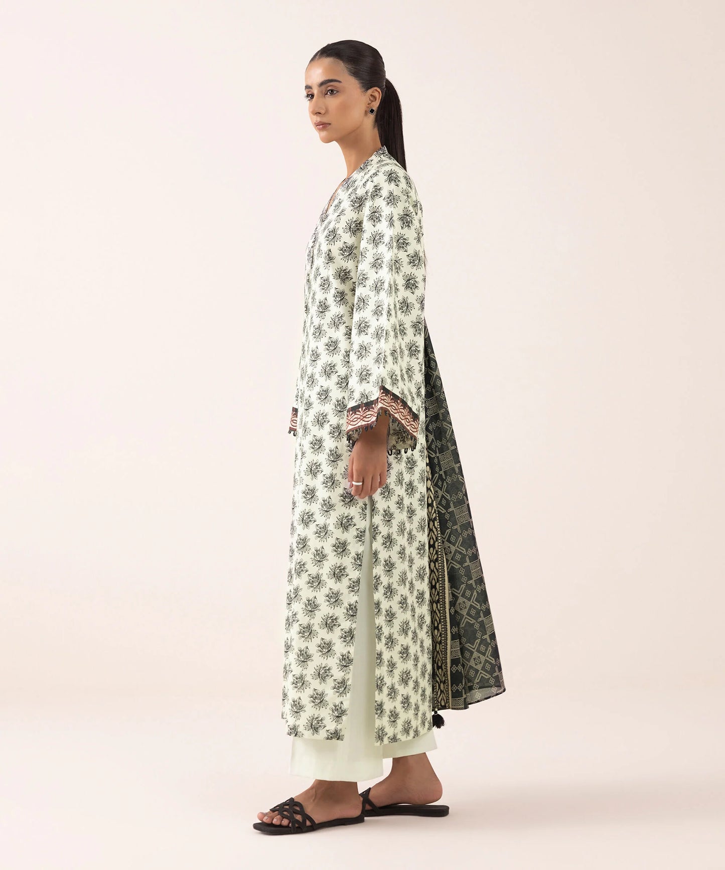 SAPPHIRE | UNSTITCHED 3 PIECE PRINTED LAWN SUIT
