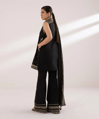 SAPPHIRE | UNSTITCHED 3 PIECE EMBROIDERED LAWN SUIT