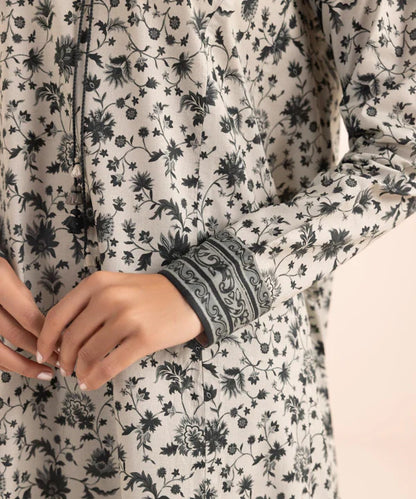 SAPPHIRE | UNSTITCHED 3 PIECE EMBROIDERED LAWN SUIT