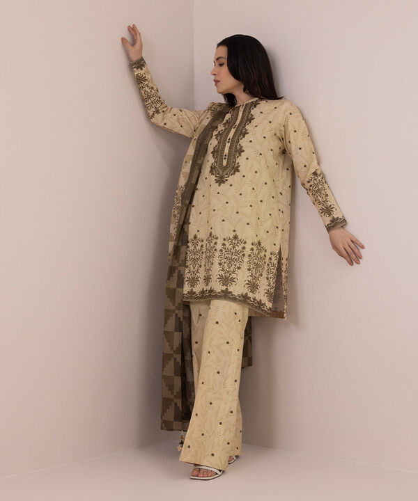 SAPPHIRE | UNSTITCHED 3 PIECE EMBROIDERED LAWN SUIT