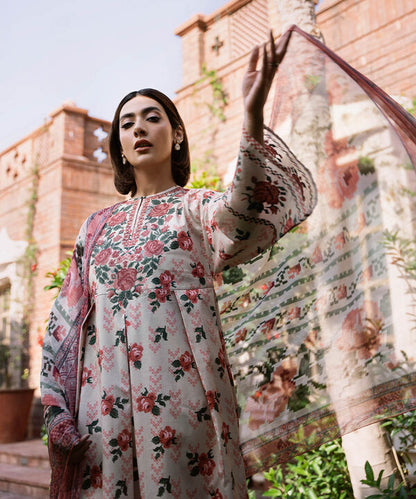 SAPPHIRE | UNSTITCHED 3 PIECE EMBROIDERED CAMBRIC SUIT