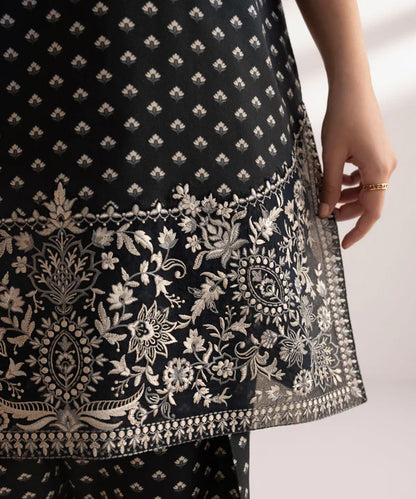 SAPPHIRE | UNSTITCHED 3 PIECE EMBROIDERED LAWN SUIT