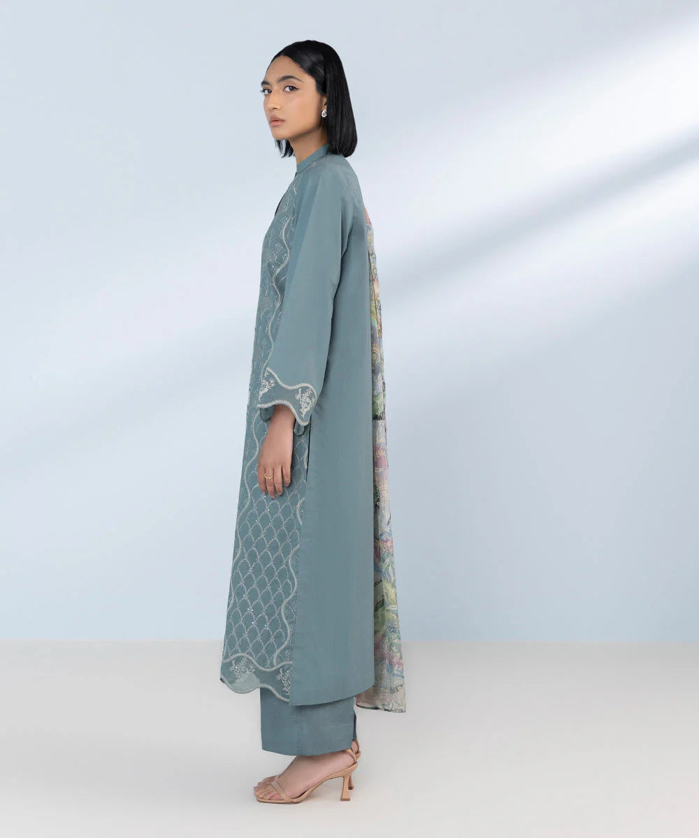 SAPPHIRE | UNSTITCHED 3 PIECE EMBROIDERED LAWN SUIT
