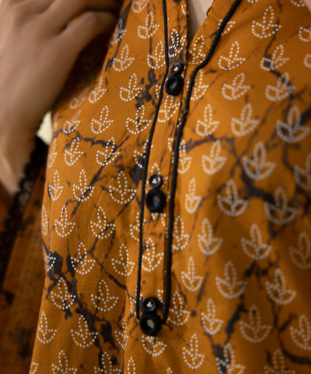 Sapphire | Unstitched 1Pc Printed Lawn Shirt | 1S-DY23V1-10