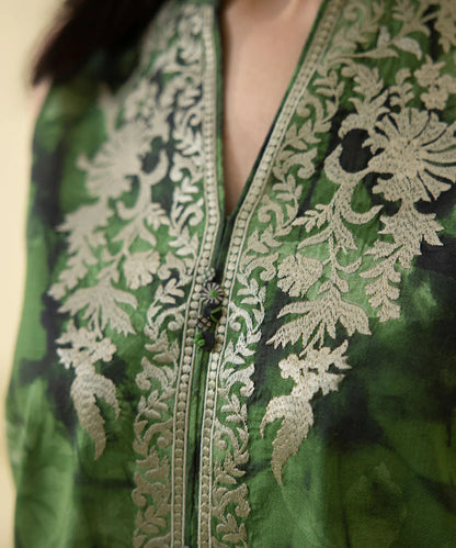 Sapphire | Unstitched 2Pc Embroidered Lawn Suit – Shirt & Trouser | 2TE-SG23V1-3R