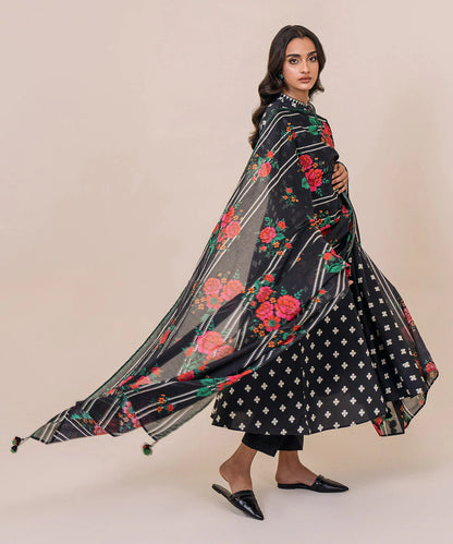 SAPPHIRE | UNSTITCHED 3 PIECE EMBROIDERED LAWN SUIT
