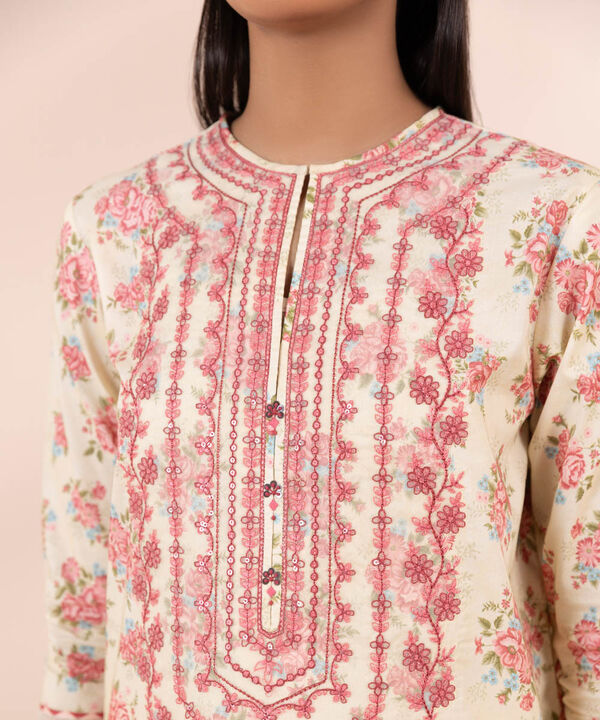 SAPPHIRE | UNSTITCHED 3 PIECE EMBROIDERED LAWN SUIT