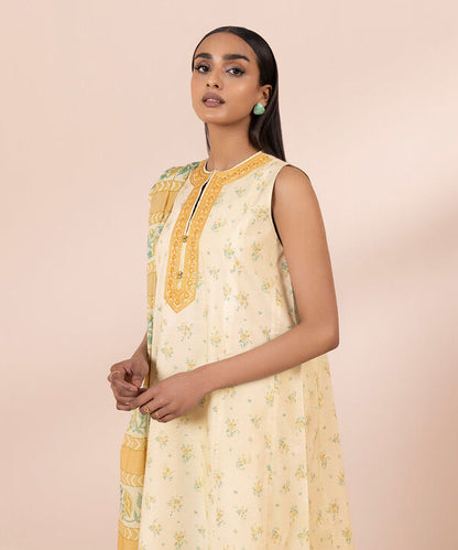 SAPPHIRE | UNSTITCHED 3 PIECE EMBROIDERED LAWN SUIT