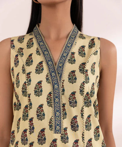 SAPPHIRE | UNSTITCHED 3 PIECE EMBROIDERED LAWN SUIT
