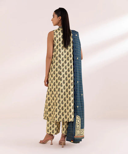 SAPPHIRE | UNSTITCHED 3 PIECE EMBROIDERED LAWN SUIT
