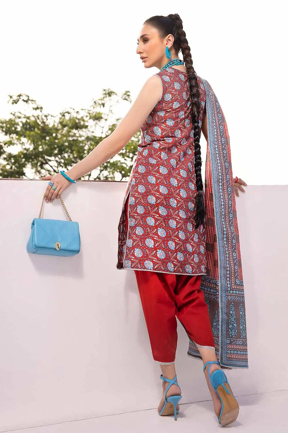 Gul Ahmed | 3PC Lawn Printed Unstitched Suit