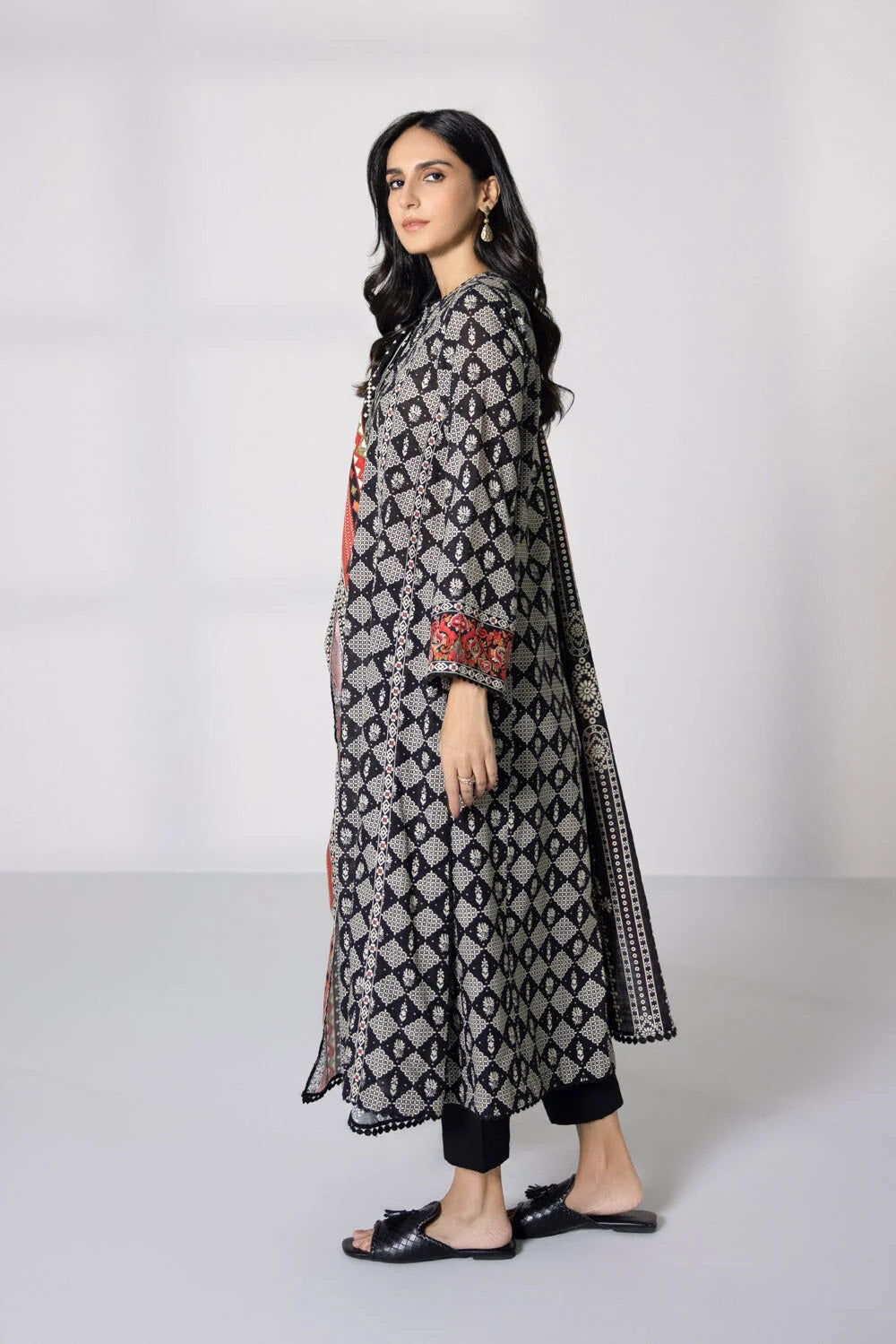 SAPPHIRE | UNSTITCHED 3 PIECE PRINTED LAWN SUIT