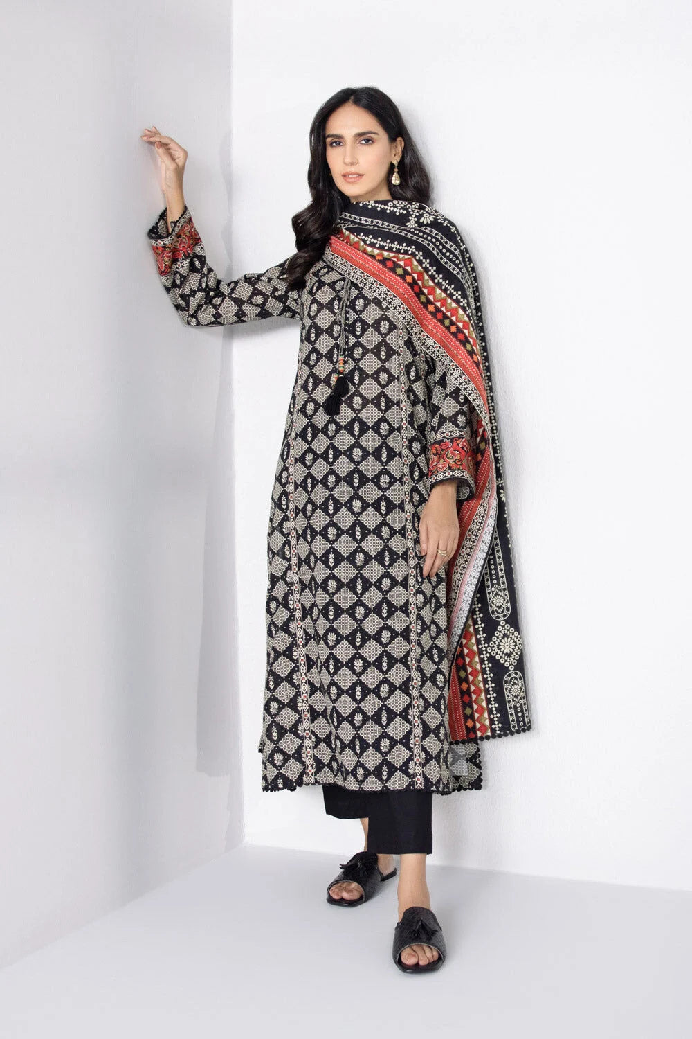 SAPPHIRE | UNSTITCHED 3 PIECE PRINTED LAWN SUIT