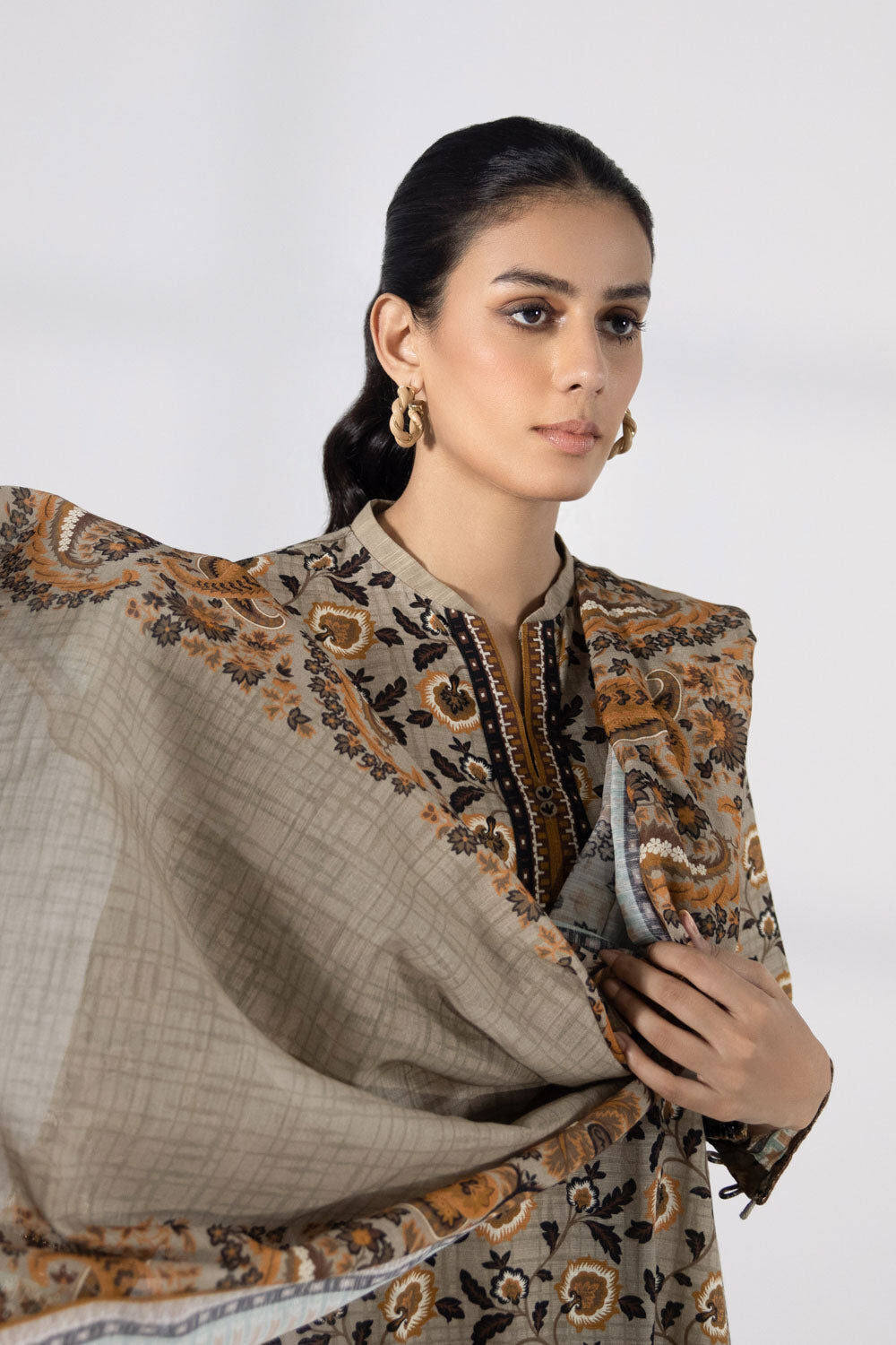 SAPPHIRE | UNSTITCHED 3 PIECE PRINTED LAWN SUIT