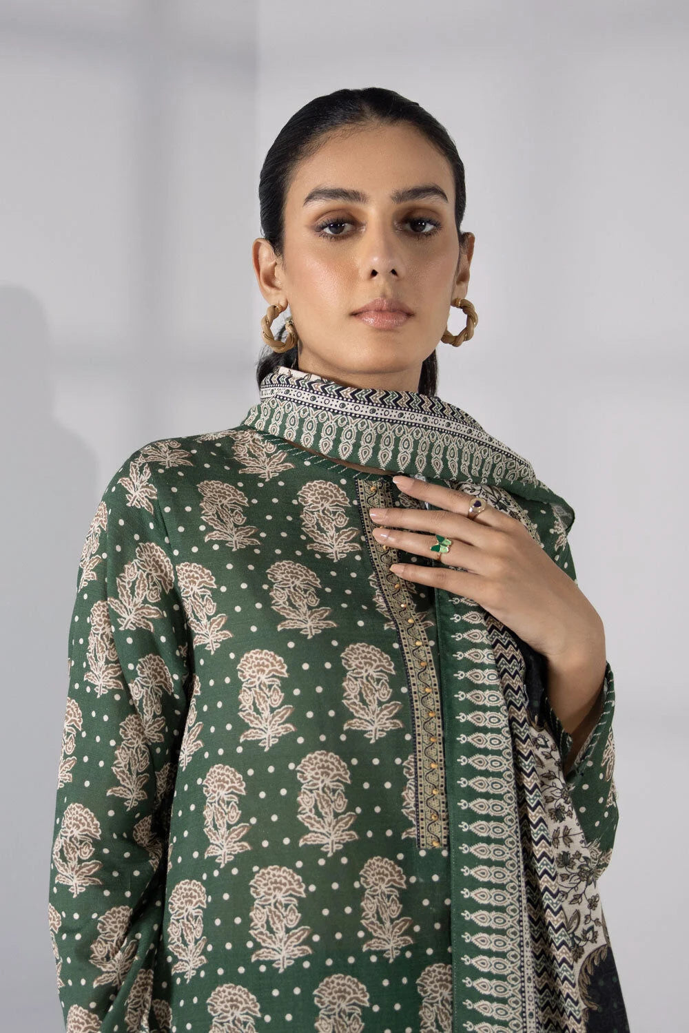 SAPPHIRE | UNSTITCHED 3 PIECE PRINTED LAWN SUIT
