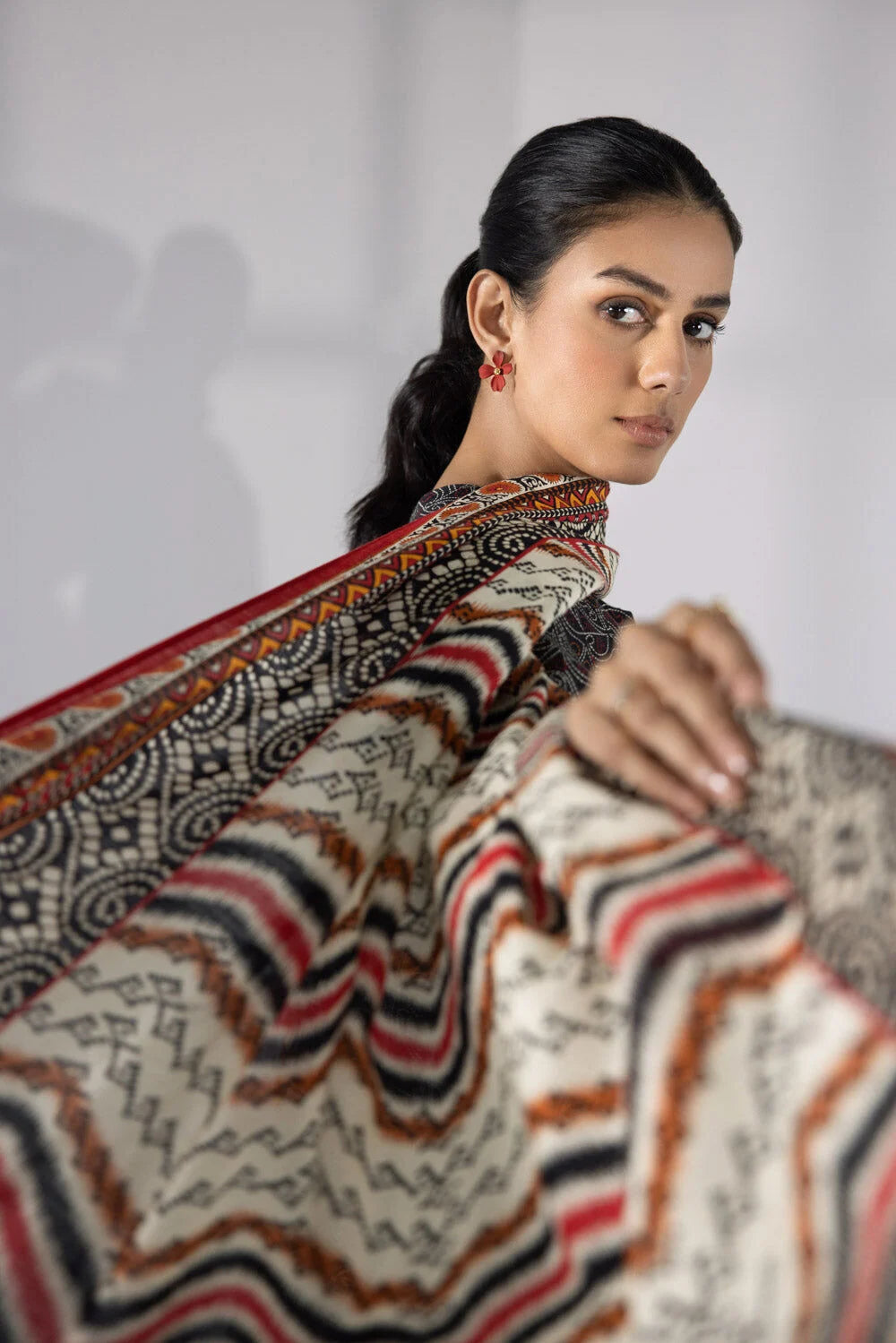 SAPPHIRE | UNSTITCHED 3 PIECE PRINTED LAWN SUIT