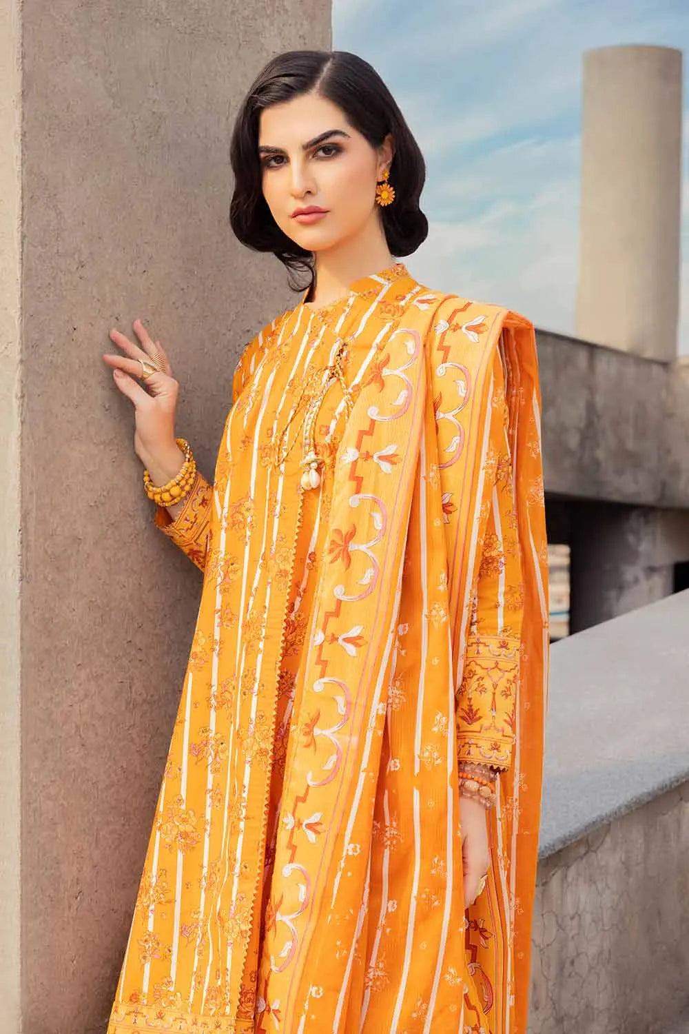 Gul Ahmed | 3PC Cambric Printed Unstitched Suit with Denting Lawn Dupatta