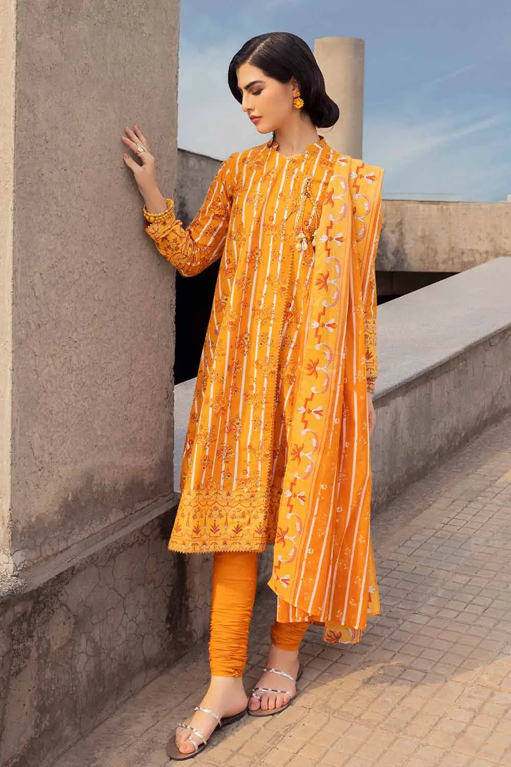 Gul Ahmed | 3PC Cambric Printed Unstitched Suit with Denting Lawn Dupatta